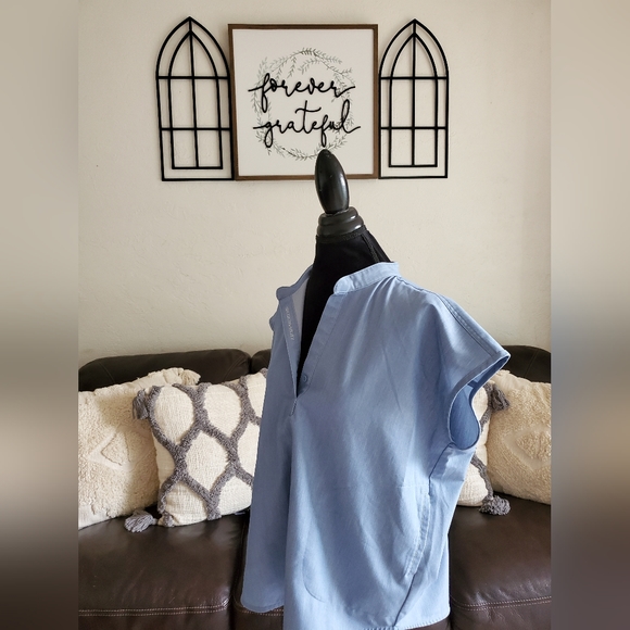 Figs Technical Collection Scrub top denim Blue Women's Size L Workwear Classic - Picture 7 of 12